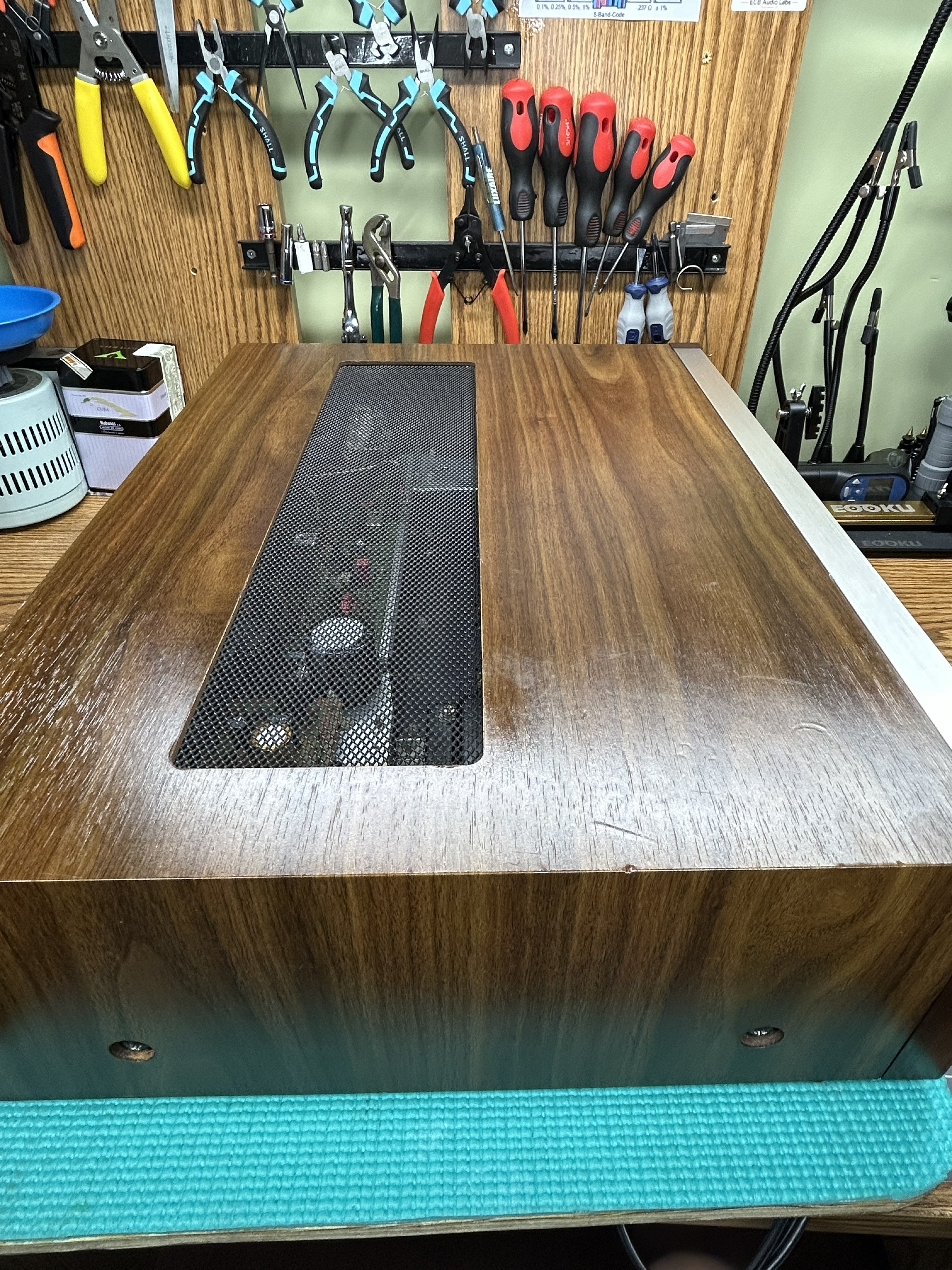 Finished cabinet of the restored Pioneer SX-535